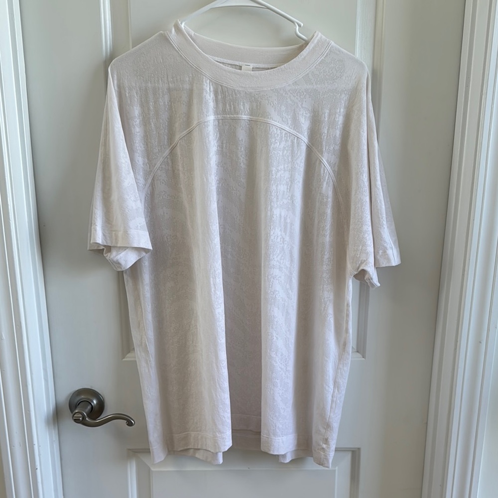 Lululemon relaxed fit training tee color white